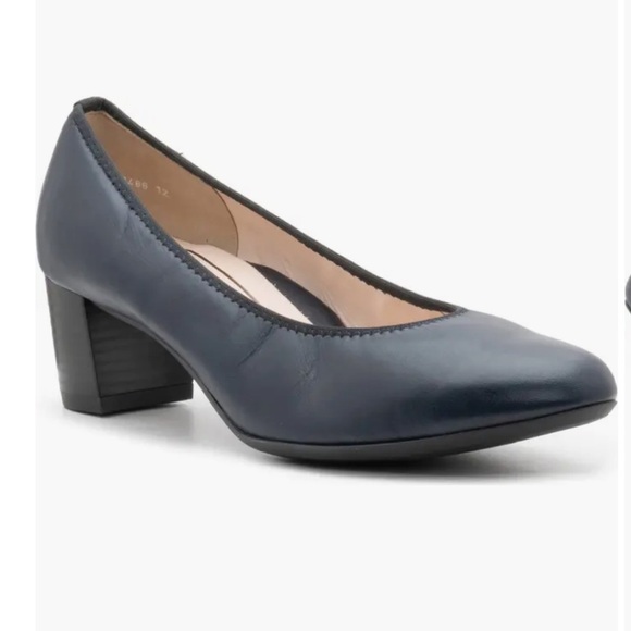 NWOB Ara High Soft Navy Pumps‎ Size 4.5 - Picture 1 of 13